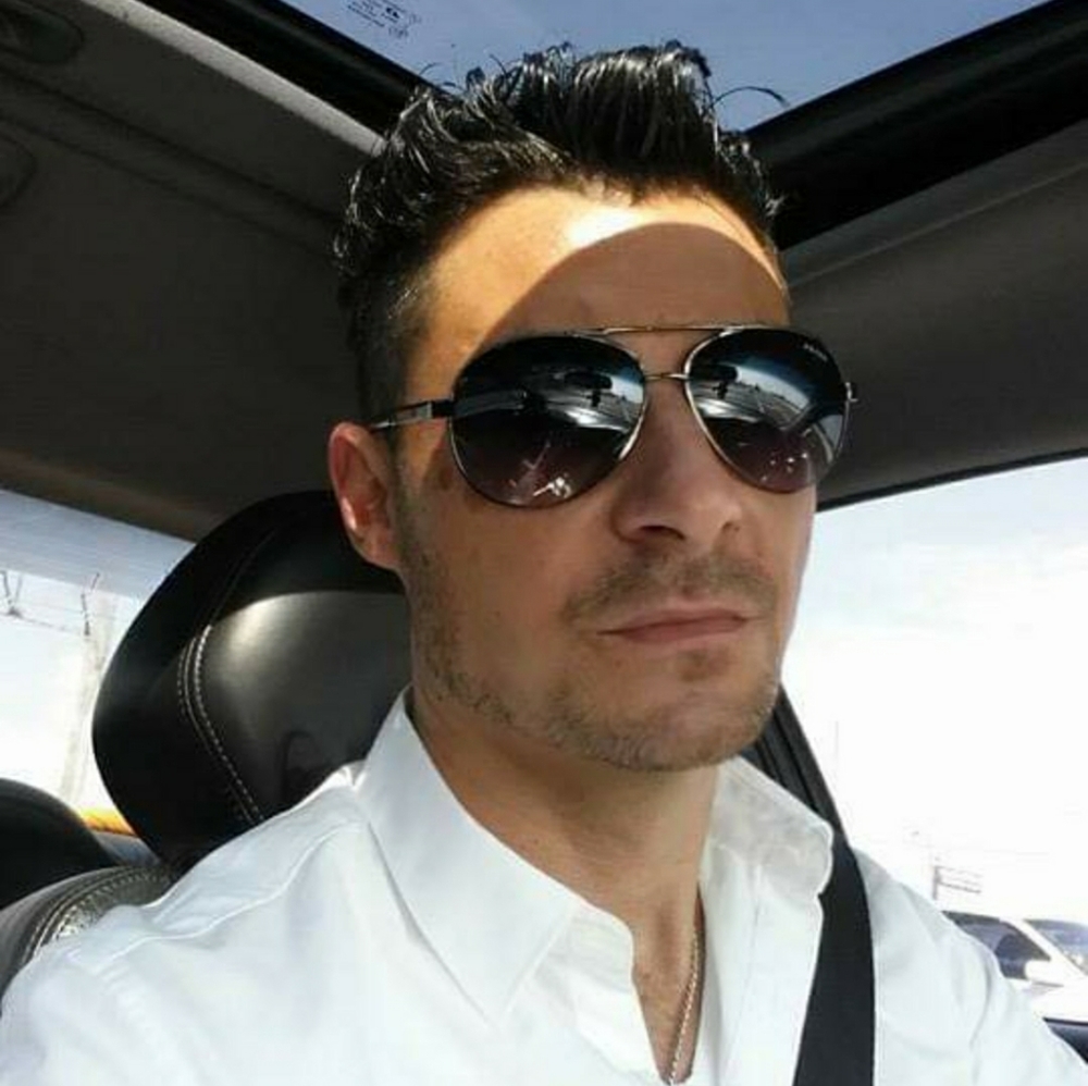 Meet your Posher, Dino